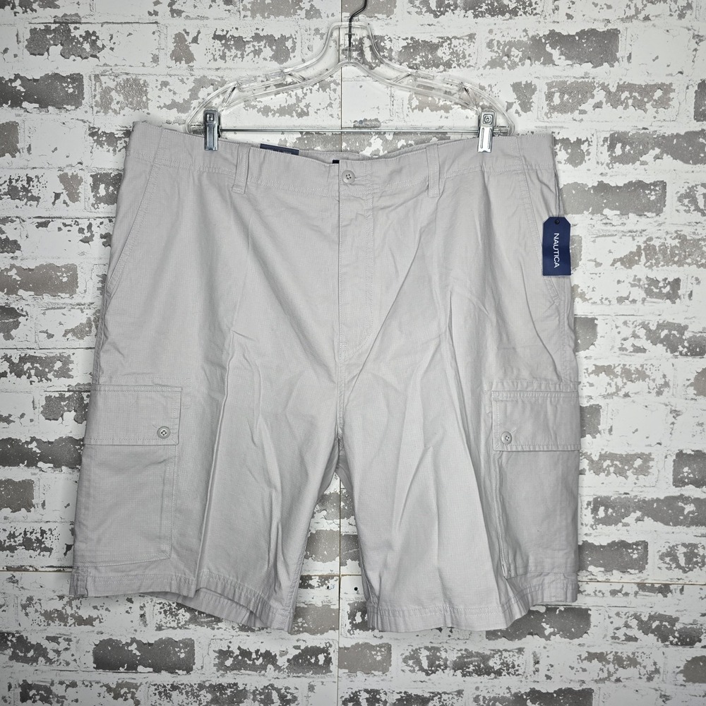 NEW Nautica Shorts Men 42 Beige Modern Fit Cargo Pockets 100% Cotton 9.5" Inseam
